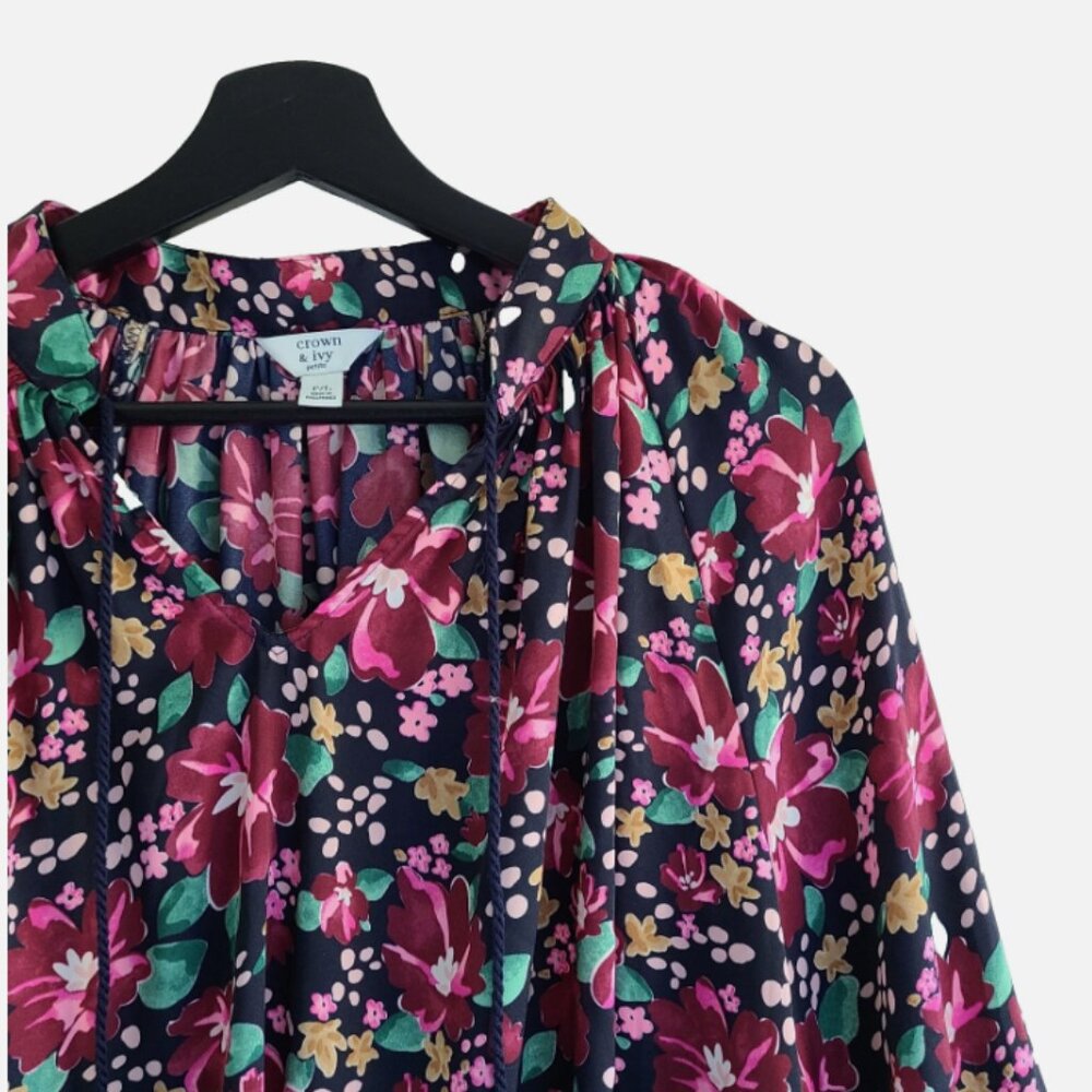 Crown & Ivy Floral Print Top PL Tassles Navy Blue Floral V-neck Spring Casual